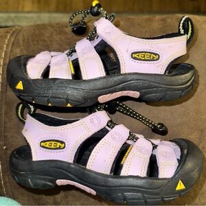 Keen sandals size 11 toddler/little kid